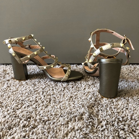 Gold studded block heels - Picture 3 of 4